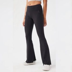 Outdoor Voices Superform Rib Flare Pant Size Small